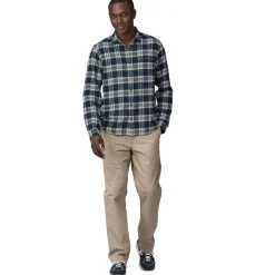 Patagonia Mens Fjord Flannel Shirt - Base Camp-New Navy